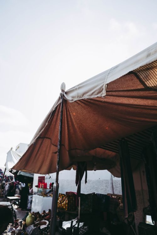 Marché populaire animé d'un quartier casablancais