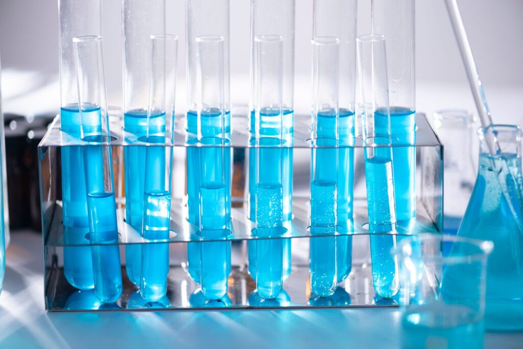 Éprouvettes de laboratoire (illustration)