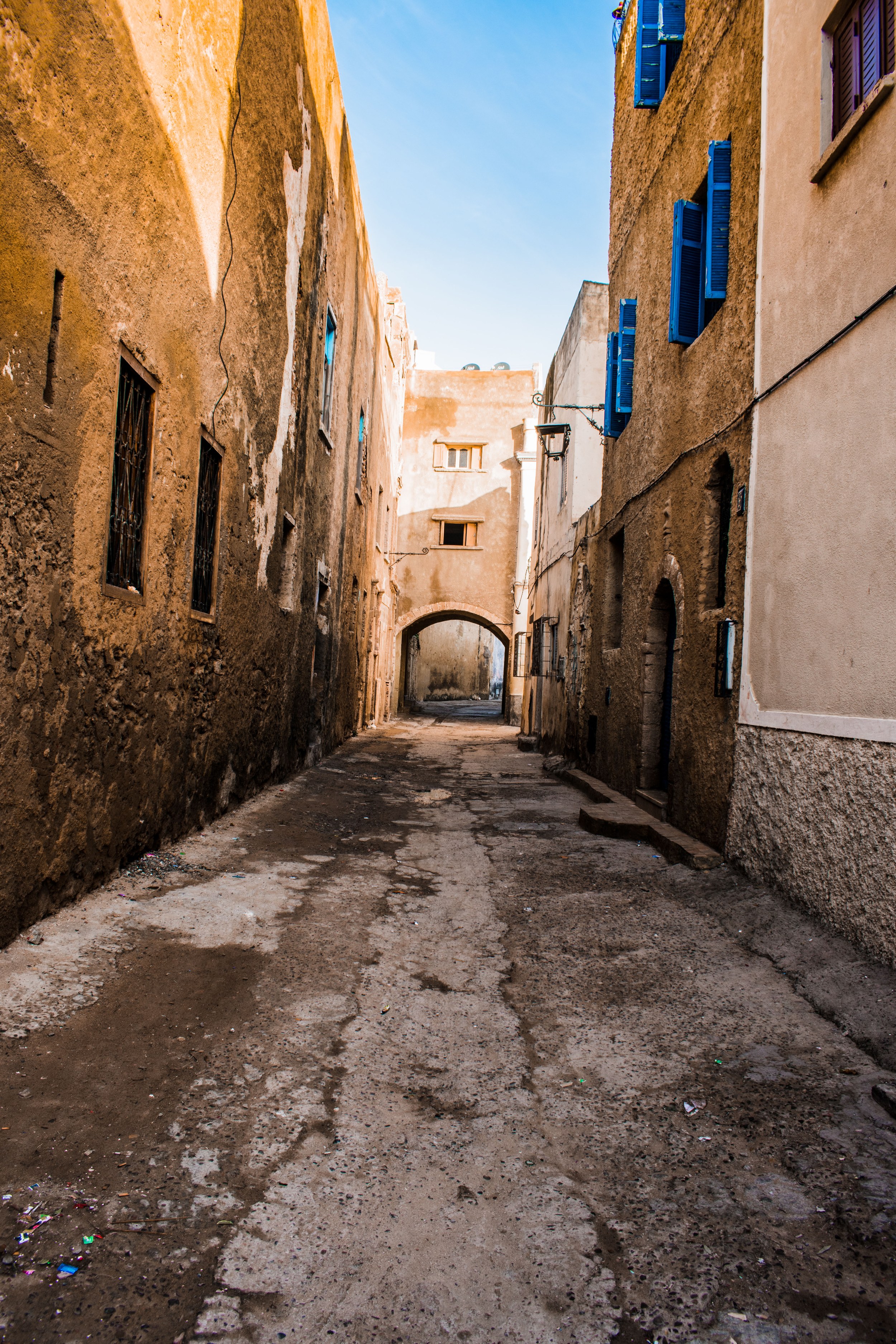Rue étroite du mellah d'El Jadida à l'architecture d'influence portugaise
