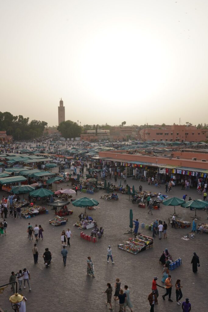 Place Jemaa el-Fnaa au coucher du soleil, Marrakech