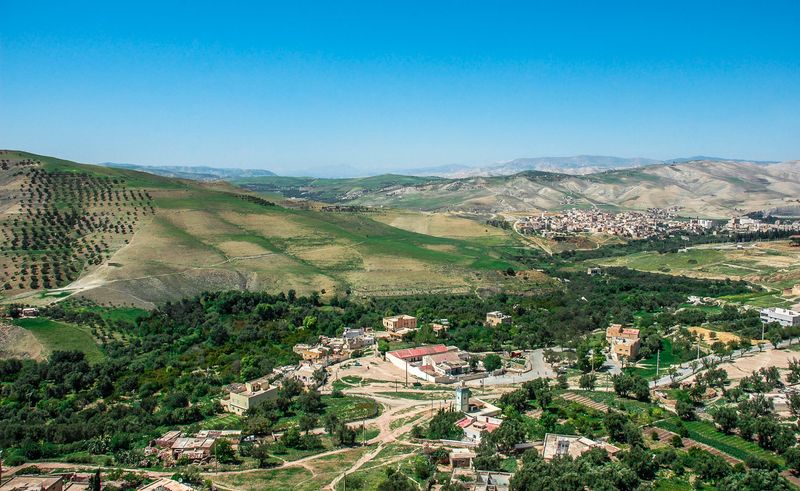Vue aérienne de la vallée de Taza et du Moyen Atlas
